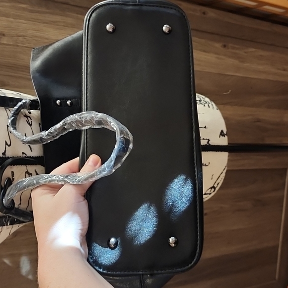 Women's Faux Leather Tote, NWT - Picture 5 of 6